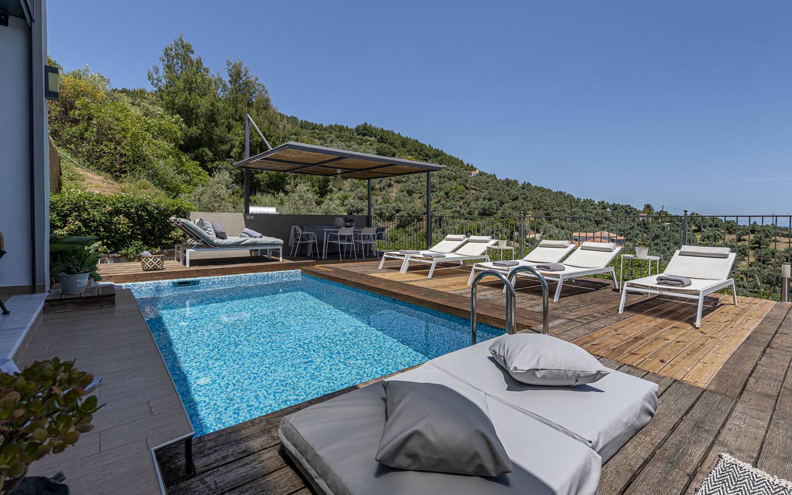 3 BR Villa Cassiope with private pool